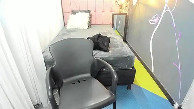 EmmaaEvans_ from StripChat