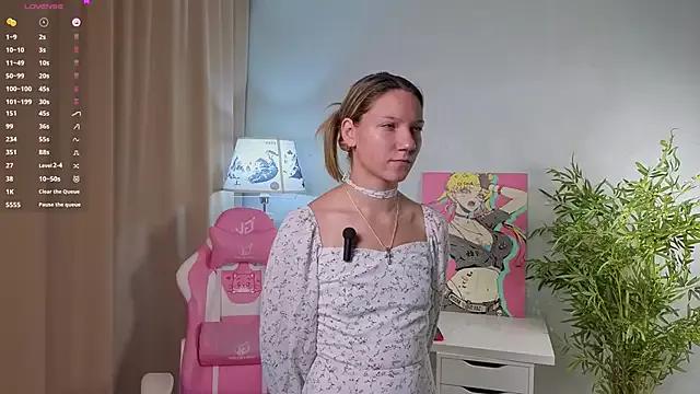 EmmaAzulay from StripChat