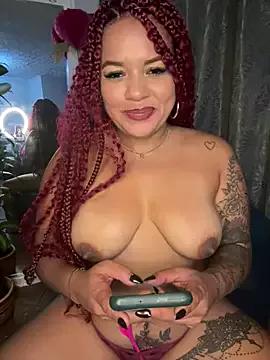EmmaHot from StripChat