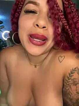 EmmaHot from StripChat