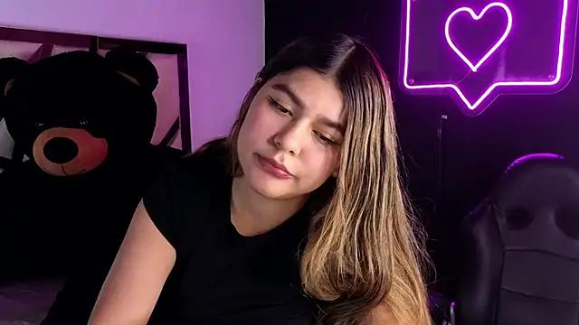 emmalee_01a from StripChat