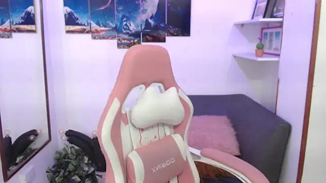 EmmaMyerss_ from StripChat