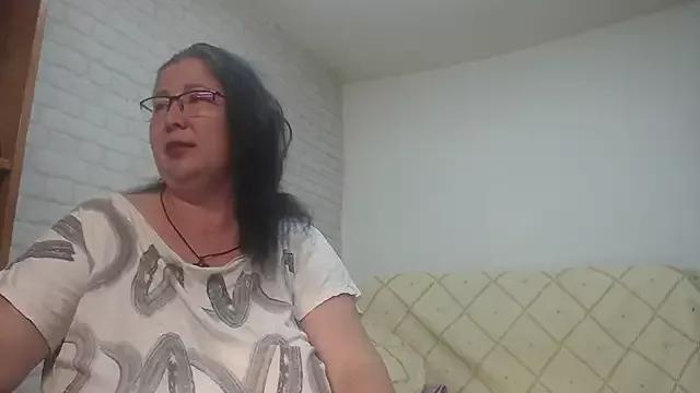 EmmaSquirt from StripChat