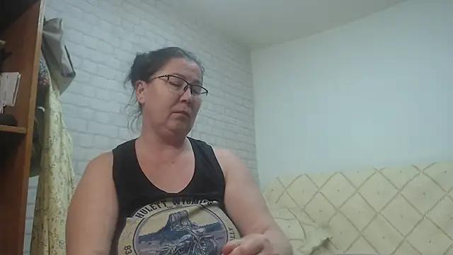 EmmaSquirt from StripChat