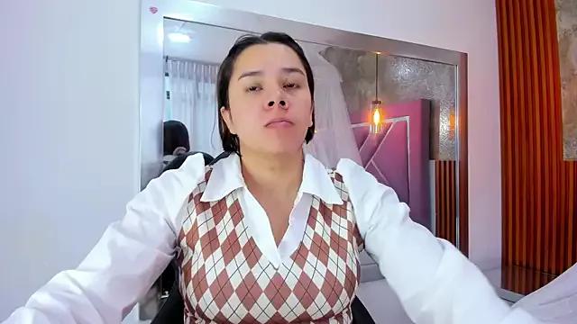 EmmaSulivan from StripChat is Freechat