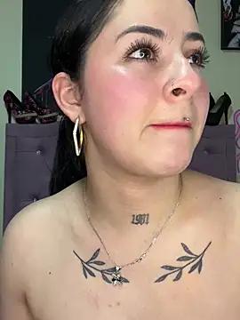 Emmie_Hot from StripChat
