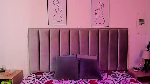 Emmy-Turnner from StripChat