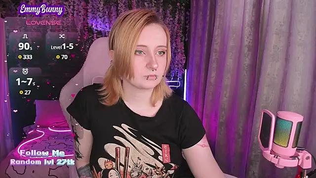 EmmyBunny from StripChat