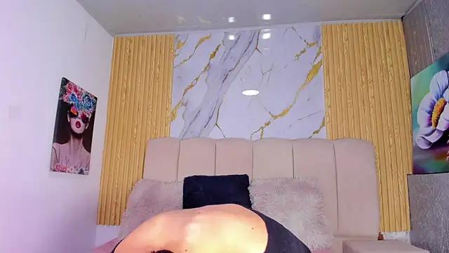 EmmyCruzZ from StripChat