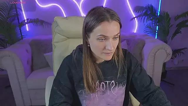 EmmySkyy from StripChat is Freechat