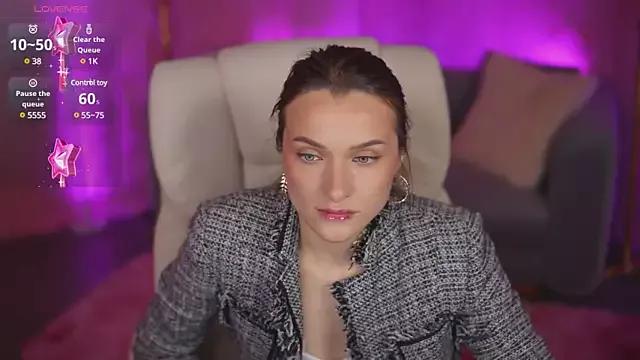 EmmySkyy from StripChat