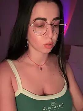 Photos of Emylia from StripChat is Freechat