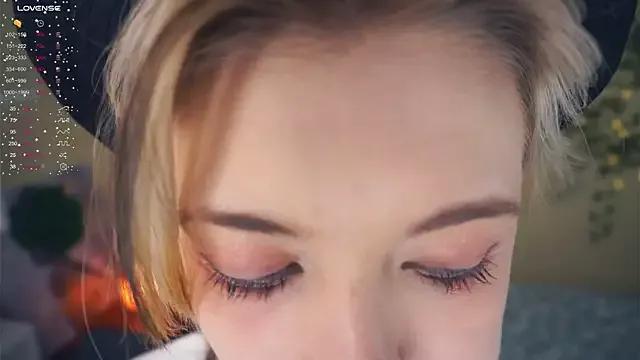 EngelAlman from StripChat