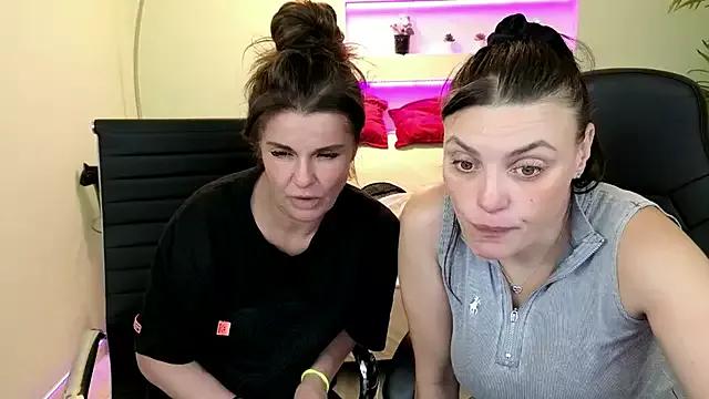 EricaAndPenelopa from StripChat is Freechat