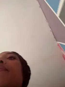 esmeralda-bk from StripChat