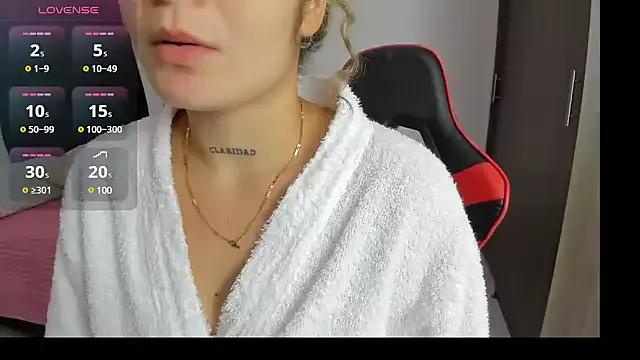 ESMERALDA-BLUE from StripChat