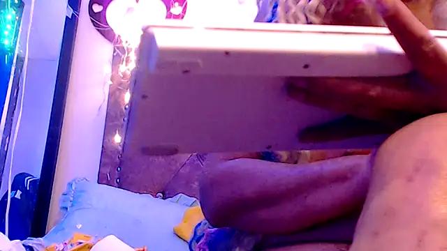Esmeralda_777 from StripChat