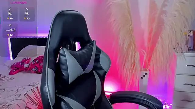 esmeralda_colllins from StripChat