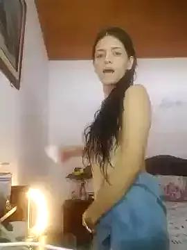 Esmeralda_latina from StripChat
