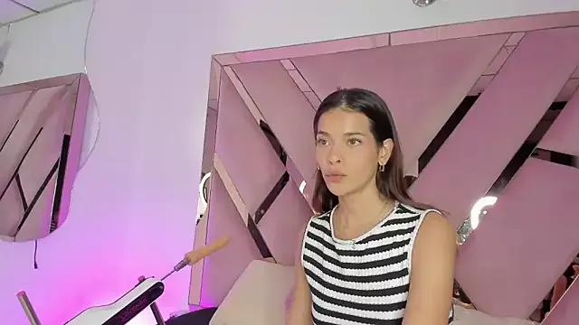 Esmeraldaht from StripChat