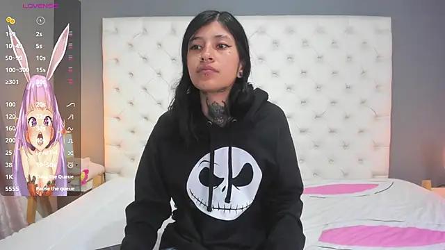 EsmeraldaT from StripChat