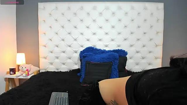 EsmeraldaT from StripChat