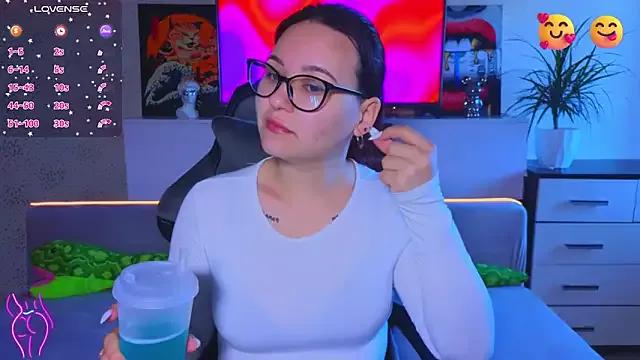 EsterLogan from StripChat