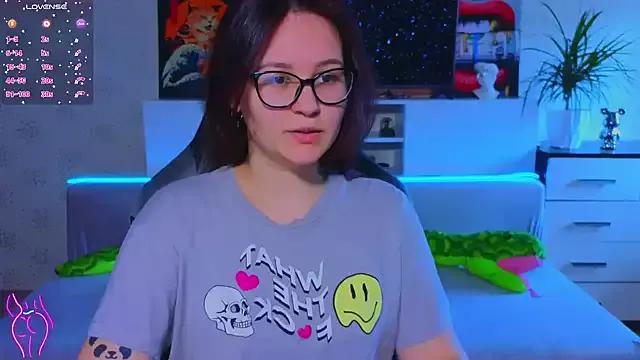 EsterLogan from StripChat