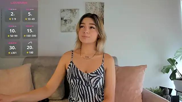 Estrer_collins from StripChat is Freechat