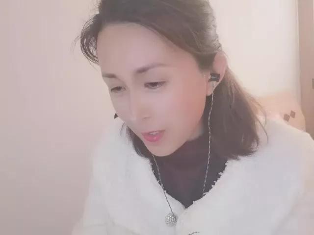 EveBond from StripChat