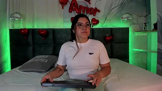EVELIN_MASON from StripChat