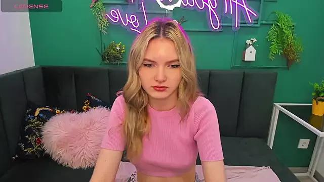 EvelineAmore from StripChat