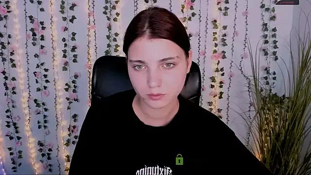 evelyn_muse from StripChat is Freechat