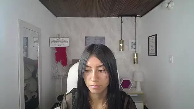 evelyn_rose_tk from StripChat