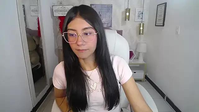 evelyn_rose_tk from StripChat