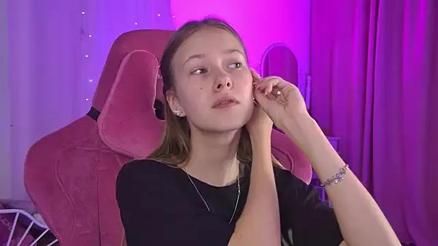 EveMundie from StripChat