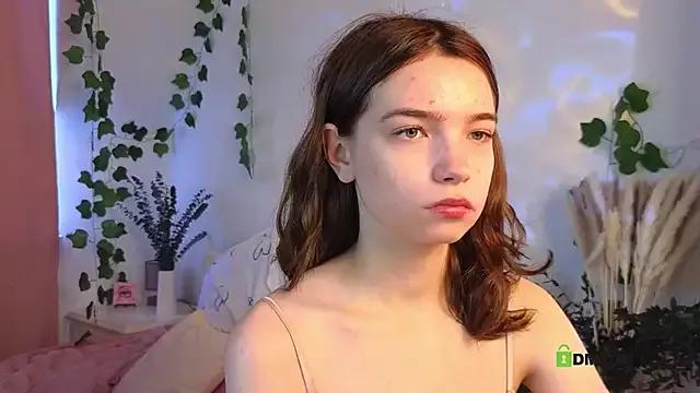 Evi_Brook from StripChat is Freechat