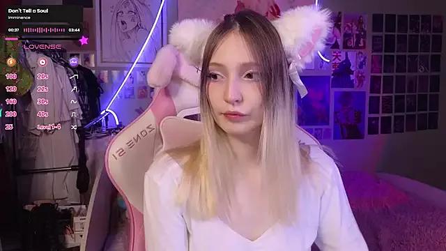 evierosen from StripChat is Freechat