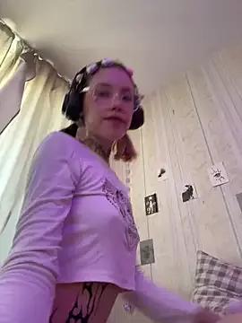 Ewa-and-Molly from StripChat is Freechat