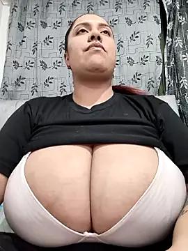 federica_bigboobs from StripChat