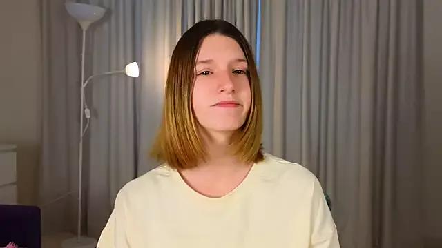 Fellissa from StripChat is Freechat