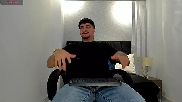 Fetherick from StripChat is Freechat