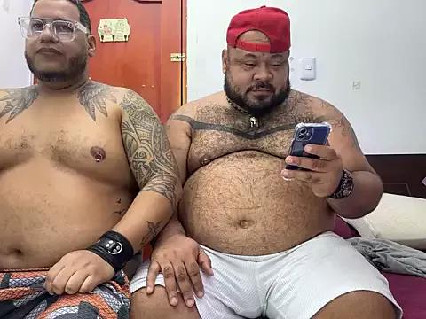FetishBearsBig from StripChat is Freechat