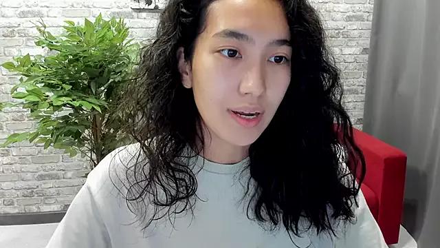 FlirtyAura from StripChat is Freechat