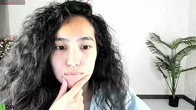 FlirtyAura from StripChat is Freechat