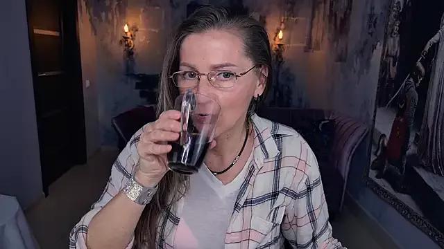 FridaTander from StripChat is Freechat