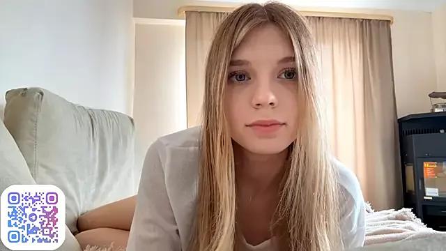 Photos of FruityXo from StripChat is Freechat