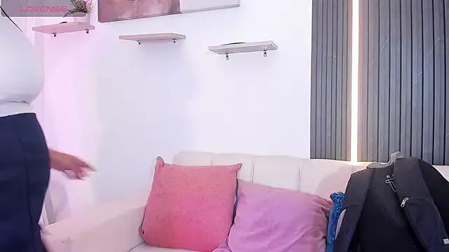 Gabrielaa_Miller_ from StripChat is Freechat