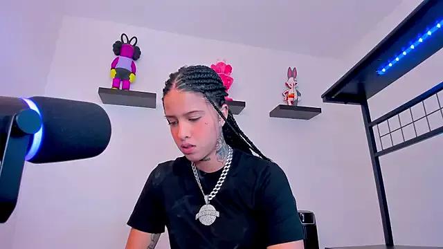Gangster_Girl from StripChat is Freechat