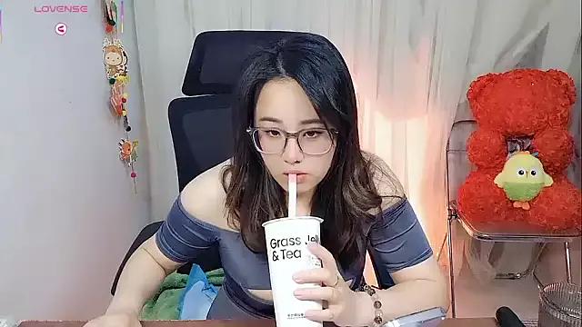 Gege-Wu from StripChat